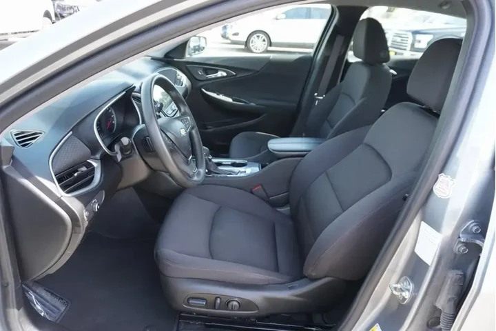 $18988 : Chevrolet Malibu 2024 LT 4dr image 7