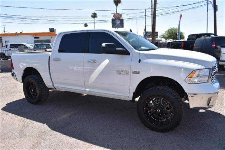 $22995 : 2016 1500 SLT Crew Cab SWB 4WD image 2