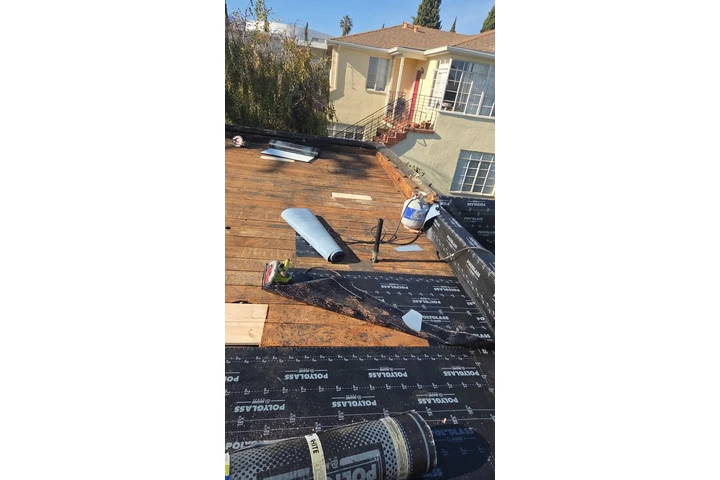 Sarmiento's Roofing image 4