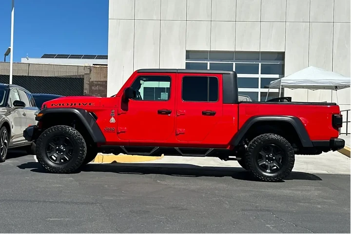 $37900 : Jeep Gladiator 2020 4x4 Moja image 6