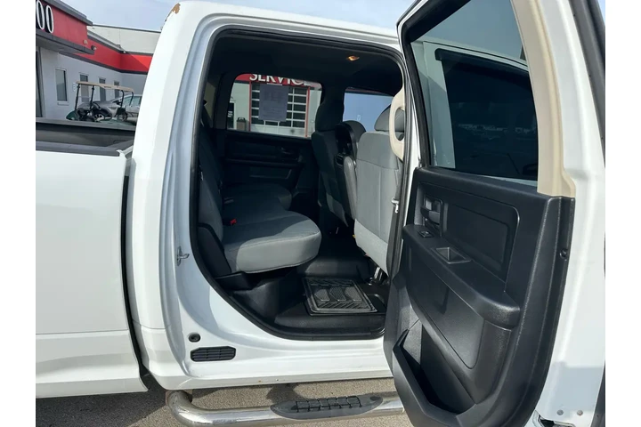 $10980 : 2014 RAM 1500 4WD Crew Cab 14 image 9