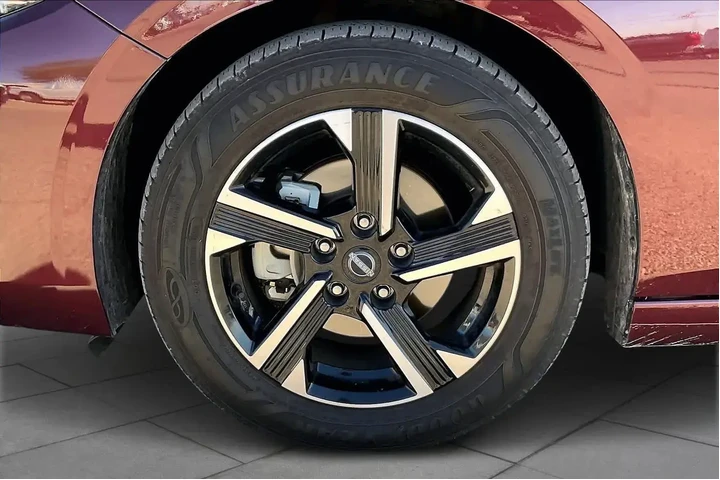 $19823 : Nissan Sentra 2024 SV 4dr Se image 10