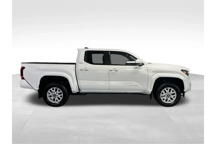 $39588 : Gold Certified2024 Tacoma SR5 image 6