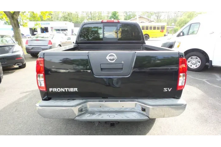 $11900 : 2012 Frontier SV V6 image 9