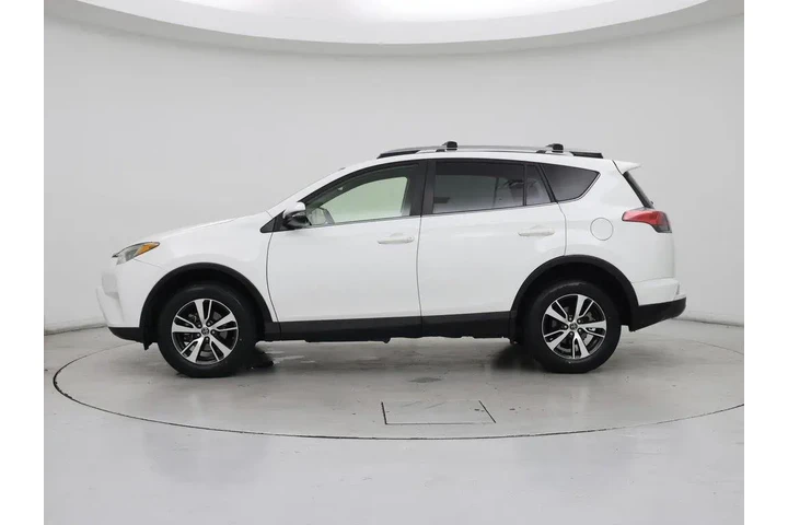 $23998 : Toyota RAV4 2017 AWD XLE 4dr image 3