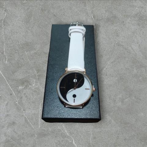 $300 : Reloj Ying Yang para dama image 3