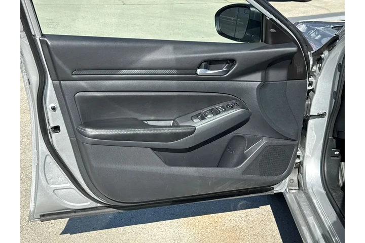 $17420 : Nissan Altima 2024 2.5 SV 4d image 10