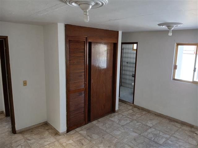 $19000 : casa grande bien ubicada image 3