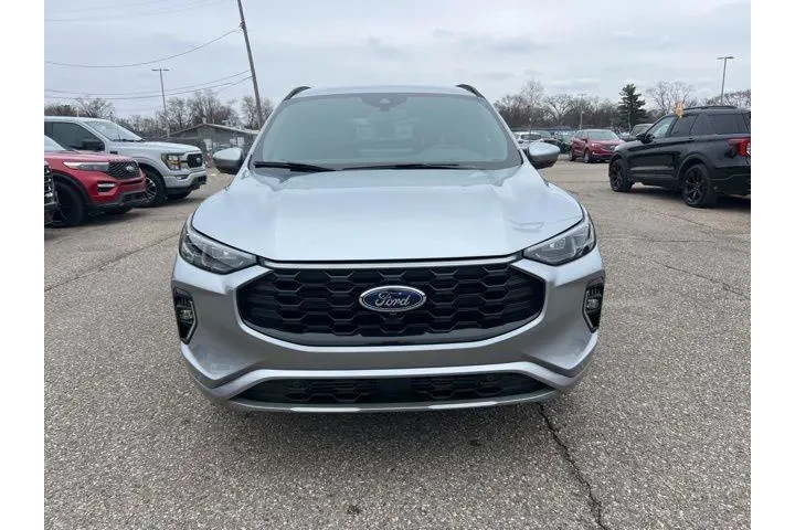 $27831 : Ford Escape 2023 AWD ST-Line image 2