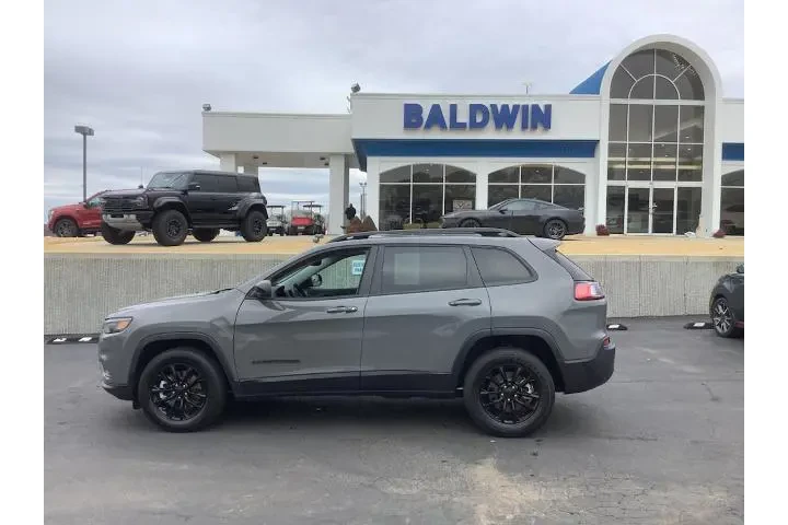 $23950 : Jeep Cherokee 2023 4x4 Altit image 4