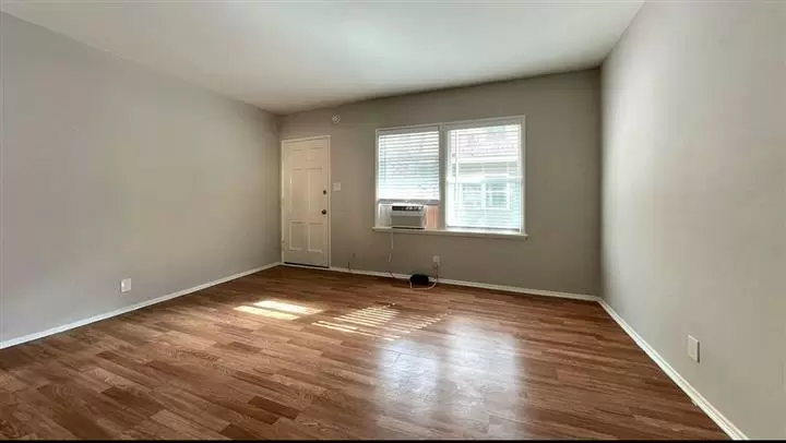 $3000 : HOME IN INGLEWOOD image 2