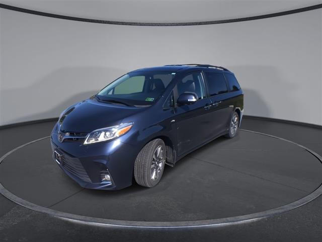 $29500 : PRE-OWNED 2018 TOYOTA SIENNA image 4