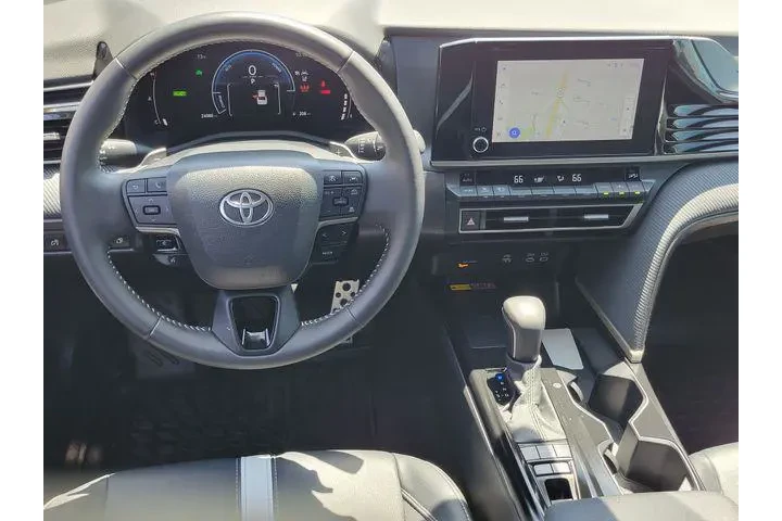 $29792 : Toyota Camry 2025 SE 4dr Sed image 2