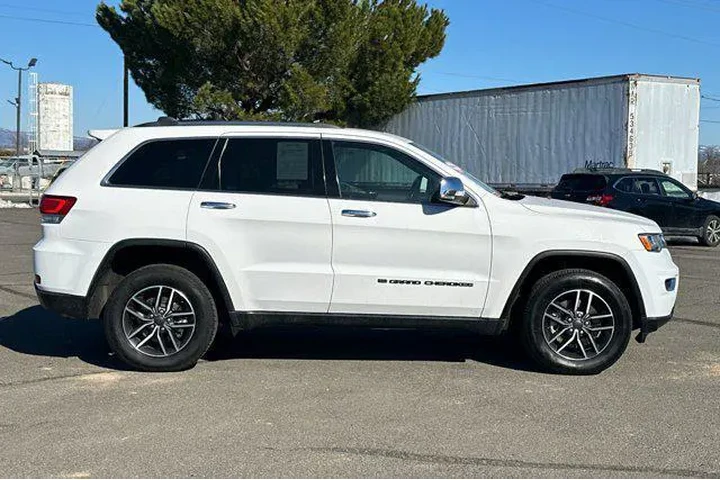 $25701 : Jeep Grand Cherokee WK 2022 image 3