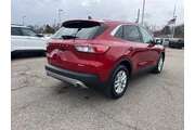 $20702 : Ford Escape 2022 AWD SE 4dr thumbnail