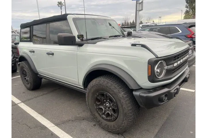 $37988 : Ford Bronco 2022 4x4 Outer B image 3