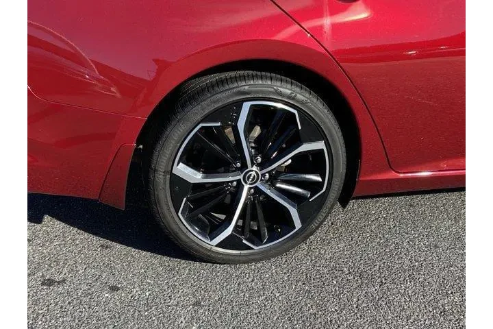 $23050 : Nissan Altima 2025 2.5 SR 4d image 10