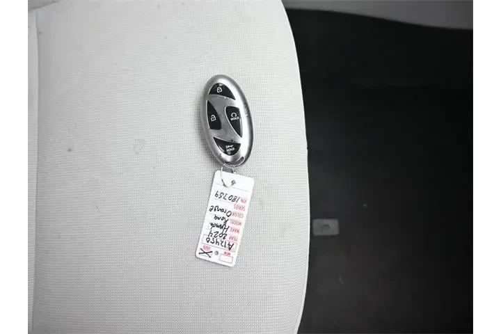 $20136 : Hyundai KONA 2024 AWD SEL 4d image 10