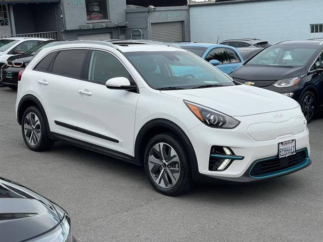 $24400 : Used 2022 Niro EV EX Premium image 5