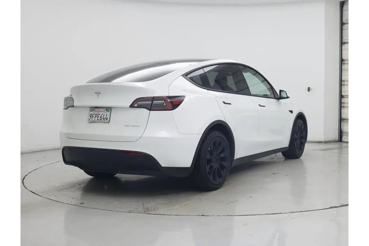 $33998 : Tesla Model Y 2023 AWD Long image 8