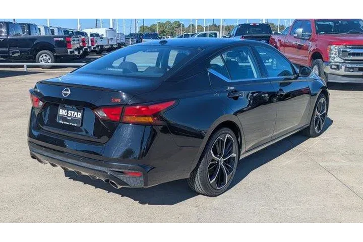 $19995 : Nissan Altima 2023 2.5 SR 4d image 3