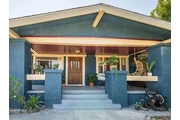 1190 sq. foot home on a 5,120 en Los Angeles
