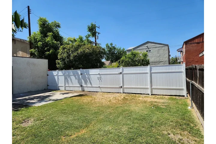 $800 : charming HOME ..San Bernardino image 7
