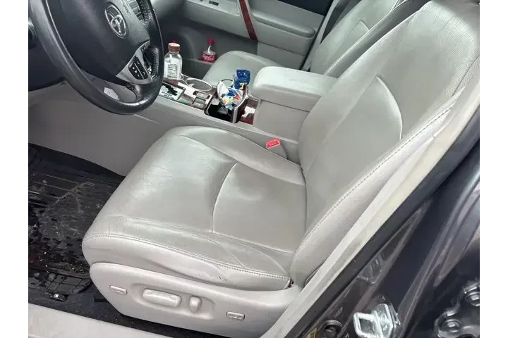 $10900 : Toyota Highlander 2011 AWD L image 7