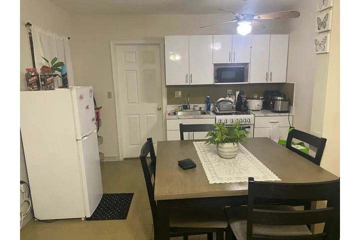 $1500 : Efficiency en Hialeah image 8