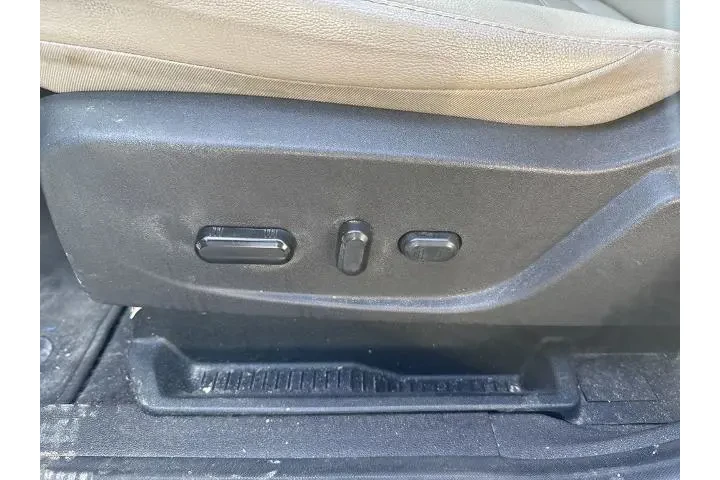 $13509 : Ford Escape 2017 Titanium 4d image 8