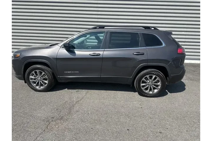 Jeep Cherokee 2022 4x4 Latit image 5