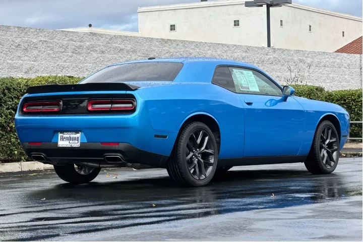 $27799 : Dodge Challenger 2023 SXT 2d image 4