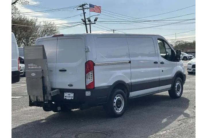 $26450 : Ford Transit 2018 350 3dr SW image 6