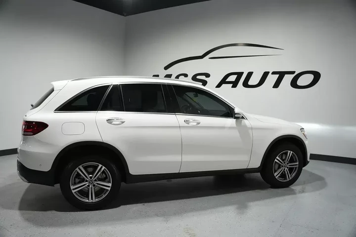 $21227 : 2021 GLC 300 4MATIC SUV image 6