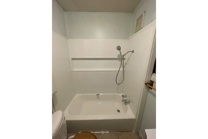 Flores home repair image 1