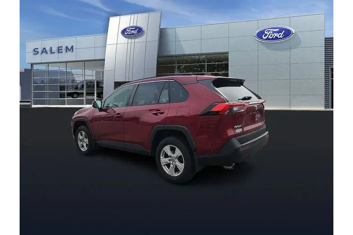 $25895 : Toyota RAV4 2020 AWD XLE 4dr image 4