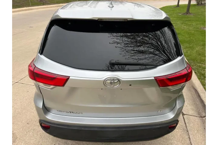 $20997 : 2019 Highlander LE image 10