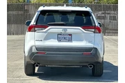 $25410 : Toyota RAV4 2021 XLE 4dr SUV thumbnail