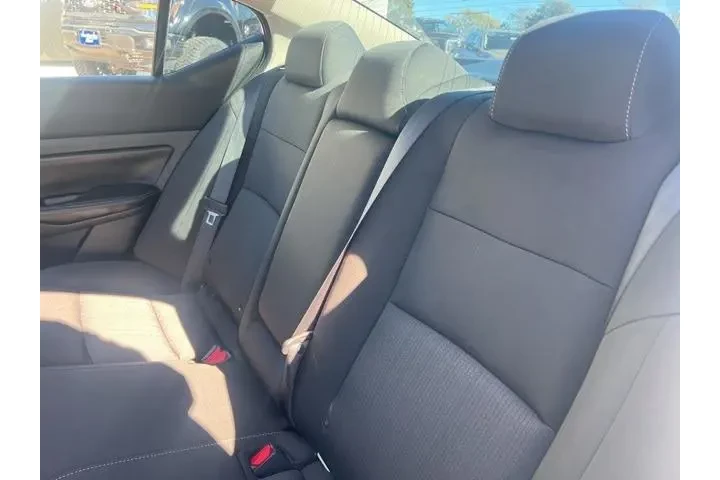 $19995 : Nissan Altima 2023 2.5 SV 4d image 9