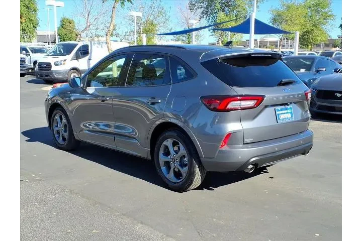 $25963 : Ford Escape 2023 ST-Line 4dr image 6