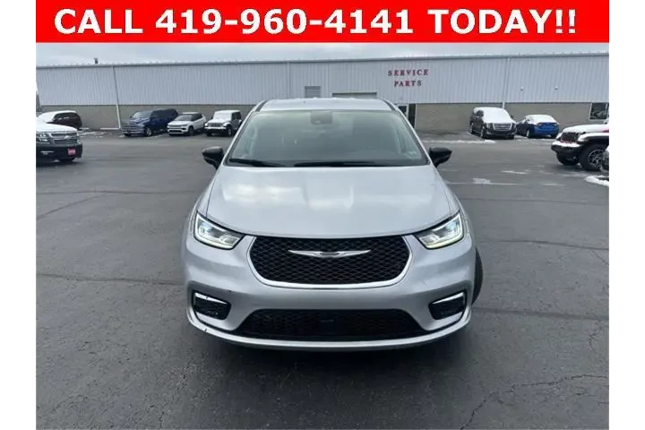 $30995 : Chrysler Pacifica 2024 Touri image 2