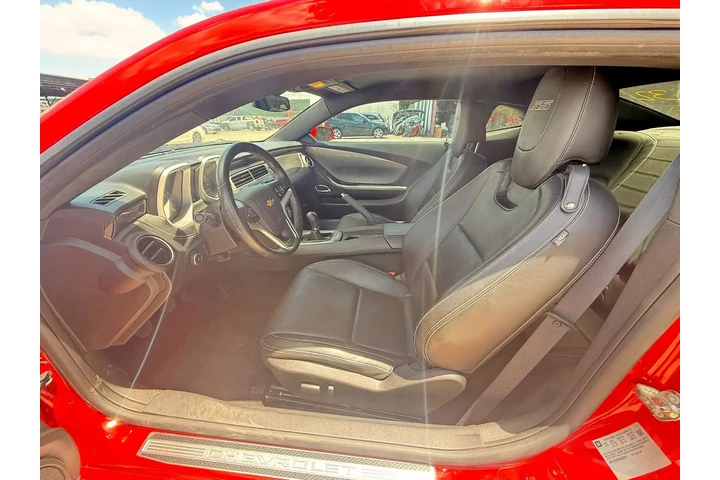 $25000 : Chevrolet Camaro SS Coupe image 5