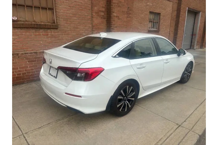 $21000 : 2022 Civic EX image 9