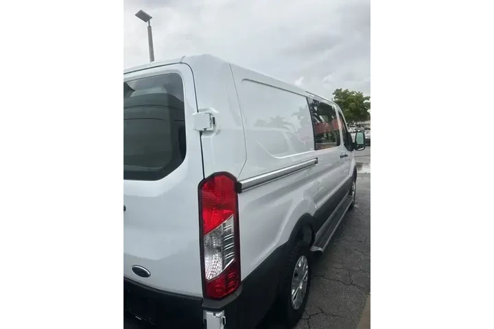 $32990 : Ford Transit 2024 250 3dr SW image 4