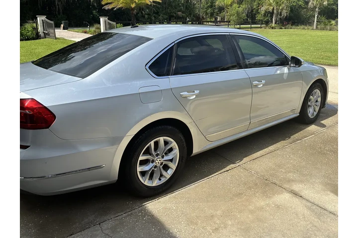 $4500 : 2016 Volkswagen Passat S image 4