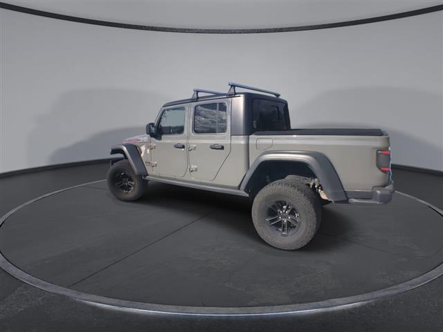 PRE-OWNED 2020 JEEP GLADIATOR image 6