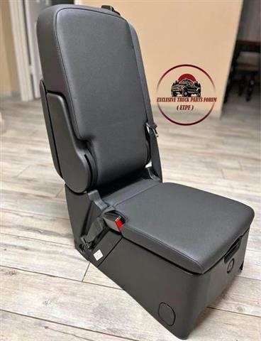 $300 : 2019-2023 gmc/chevy jumpseat image 5