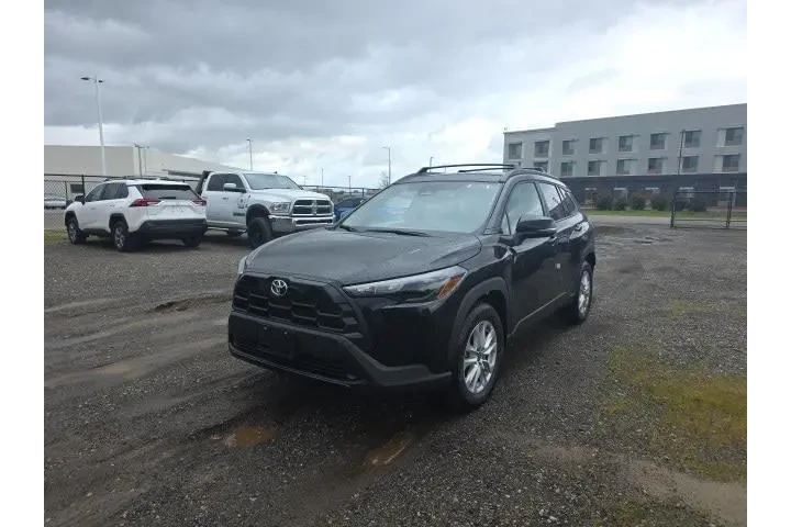 $32900 : Toyota Corolla Cross 2026 LE image 3
