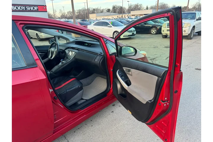 $5980 : 2013 Prius 5dr Base image 8