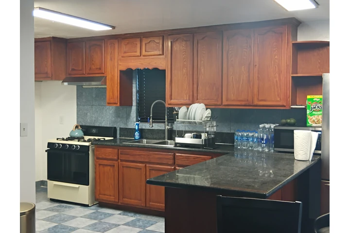 $3400 : Maywood 2 pisos image 2